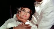Meena Kumari pakeezah02.jpg