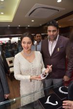 Madhuri Dixit launches png store on 5th March 2016 (1)_56dc1d49c8796.JPG
