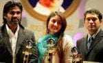 Kareena Kapoor,sunil Shetty & Sachin Tendulkar receives Rajiv Gandhi award still3~196.jpg