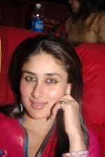 Kareena Kapoor still8~131.jpg