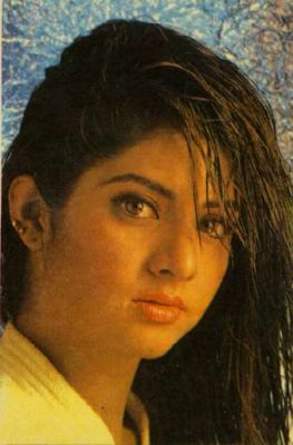 Hot Divya Bharati News and Sexy...