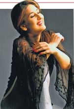 Kareena Kapoor watchemser-large.jpg