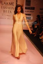 at Manish Malhotra Show in LIFW on 29th 2008 at Manish Malhotra Show in LIFW on 29th 2008(56).jpg
