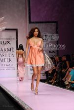 at Manish Malhotra Show in LIFW on 29th 2008 at Manish Malhotra Show in LIFW on 29th 2008(99).jpg