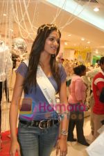 Femina Miss India finalists visit Pantaloon store in Megamall on April 8th 2008 Femina Miss India finalists visit Pantaloon store in Megamall on April 8th 2008 (19).jpg