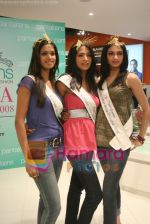 Femina Miss India finalists visit Pantaloon store in Megamall on April 8th 2008 Femina Miss India finalists visit Pantaloon store in Megamall on April 8th 2008 (42).jpg