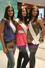Femina Miss India finalists visit Pantaloon store in Megamall on April 8th 2008 Femina Miss India finalists visit Pantaloon store in Megamall on April 8th 2008 (44).jpg