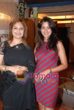 Ayesha Jhulka, Narayani Shastri at Ayesha Jhulka's new beauty saloon in Versova on April 13th 2008 Ayesha Jhulka, Narayani Shastri at Ayesha Jhulka_s new beauty saloon in Versova on April 13th 2008 (2).jpg