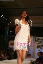 Model walks on the ramp for Archana Kocchar and Vikram Phadnis show at Gitanjali Lifestyle in ITC Parel on April 13th 2008 ~0 Model walks on the ramp for Archana Kocchar and Vikram Phadnis show at Gitanjali Lifestyle in ITC Parel on April 13th 2008 (26)~0.jpg
