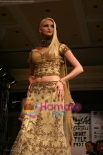Model walks on the ramp for Archana Kocchar and Vikram Phadnis show at Gitanjali Lifestyle in ITC Parel on April 13th 2008 ~0 Model walks on the ramp for Archana Kocchar and Vikram Phadnis show at Gitanjali Lifestyle in ITC Parel on April 13th 2008 (32)~0.jpg