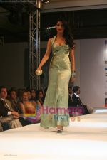 Model walks on the ramp for Archana Kocchar and Vikram Phadnis show at Gitanjali Lifestyle in ITC Parel on April 13th 2008 ~0 Model walks on the ramp for Archana Kocchar and Vikram Phadnis show at Gitanjali Lifestyle in ITC Parel on April 13th 2008 (36)~0.jpg