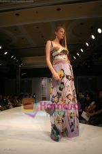 Model walks on the ramp for Archana Kocchar and Vikram Phadnis show at Gitanjali Lifestyle in ITC Parel on April 13th 2008 ~0 Model walks on the ramp for Archana Kocchar and Vikram Phadnis show at Gitanjali Lifestyle in ITC Parel on April 13th 2008 (38)~0.jpg