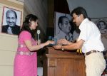 8(300708)-Ms. Maneesha Dubey, being greeted by Shri Ranjan Sharma, Executive Member, RFMS.jpg