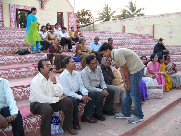 Members of Rafi Foundation, Hyderabad Chapter, enjoying the programme on the steps of Ghumar Jhumar at Dhola-Ri-Dhani