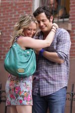 Hilary Duff and Penn Badgley On The Set Of GOSSIP GIRL in New York City on 26th August 2009 Hilary Duff and Penn Badgley On The Set Of GOSSIP GIRL in New York City on 26th August 2009 (20).jpg