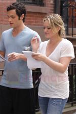 Hilary Duff and Penn Badgley On The Set Of GOSSIP GIRL in New York City on 26th August 2009 Hilary Duff and Penn Badgley On The Set Of GOSSIP GIRL in New York City on 26th August 2009 (31).jpg