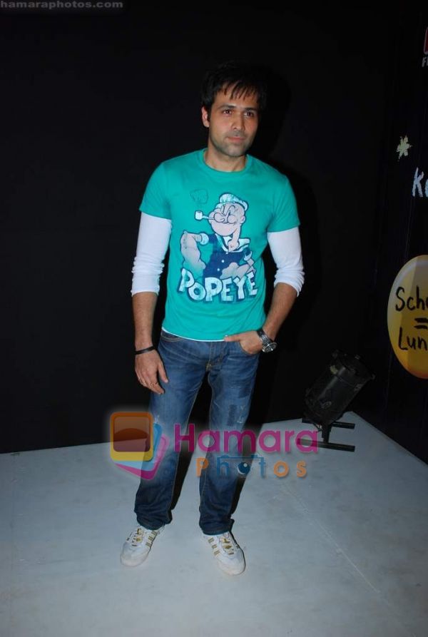 http://www.hamaraphotos.com/albums300/wpw-20091115/normal_Emraan%20Hashmi%20at%20Tum%20Mile%20promotional%20event%20on%20Children_s%20day%20in%20Phoneix%20Mill%20on%2014th%20Nov%202009%20%289%29.JPG