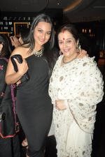 Sonakshi Sinha, Poonam Sinha at Shatrughan Sinha_s dinner for doctors of Ambani hospital who helped him recover on 16th Dec 2012(138).JPG