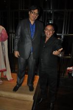 Vashu Bhagnani at Shatrughan Sinha_s dinner for doctors of Ambani hospital who helped him recover on 16th Dec 2012(160).JPG