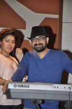 Sunidhi Chauhan with her husband Hitesh Sonik  at the recording of Amol Gupte_s music video in Mumbai on 16th feb 2014 (76)_5301a67144249.JPG