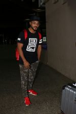 Raftaar Spotted At Airport on 19th Aug 2017 (10)_599924cf4e86b.JPG