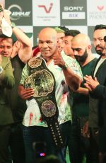 Mike Tyson At The Press Conference Of Kumite 1 League At St Regis Hotel In Mumbai on 28th Sept 2018 (9)_5baf2abf27c03.jpg