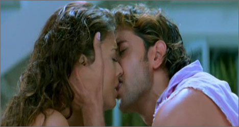 http://www.hamaraphotos.com/bollywood/wp-content/uploads/2007/05/hrithikashkis.jpg