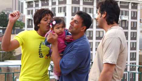 Ritesh Deshmukh, Akshay Kumar, Fardeen Khan and the baby in Heyy Babyy