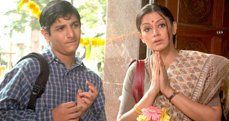 Dhruv Piyush Panjuani and Shobana in Apna Aasman