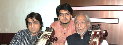 Padma Bhushan Ustad Sabri Khan with his son Kamal Sabri and grand son Suhail Yusuf