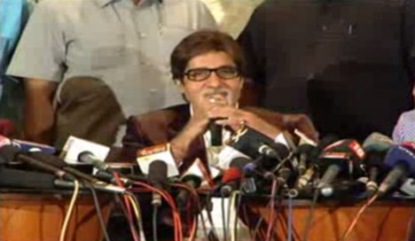 Watch Amitabh Bachchan Apologize at the Last Lear Press Meet
