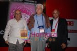 Yash Chopra, Surinder Kapoor, Manmohan Shetty at the 3rd annual conference on cinema tourismin The Leela Hotel, Andheri, Mumbai on 16th October 2008 (2).JPG