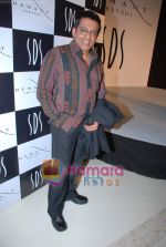 Hemant Trivedi at the launch of Hemant Trivedi_s Menswear Collection in Oberoi Mall on 4th Feb 2009 (52).JPG