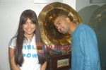 Boxer Akhil, Anketa promote Asha Bhosle_s album video Tum Waada Karte Haun on 12th Feb 2009 (5).JPG