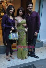 Shyamal-Bhumika and Meera Mahadevia at the launch of bridal collection at Chamomile in Bandra on 29th July 2009 (38).JPG