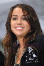 Miley Cyrus Performs On NBC_s TODAY on August 28, 2009 at Rockefeller Center, NY (5).jpg