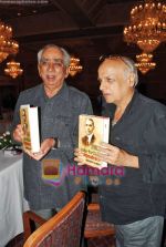 Mahesh Bhatt, Jaswant Singh at Jaswant Singh_s book Jinnah launch in Trident on 6th Oct 2009 (10).JPG