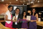 Pooja Chopra and Ekta Chaudhary at World Gold Council  launch of Collection G in Atria Mall on 29th April 2010 (31).JPG