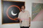 Jagmohan Mundhra at Painter Ghashyam Gupta_s exhibition in Museum Art Gallery on 16th Aug 2011 (13).JPG