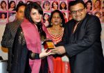 madhavi sharma,hardik,sunita & manish at Hiramanek Awards in Mumbai on 6th March 2012.jpg