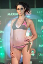 Model walk the ramp at Miss Maxim Bikini show in Mumbai on 15th Sept 2013 (196).JPG