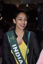 Shobhita Dhulipala Miss Earth arrives from Philippines in Mumbai Airport on 9th Dec 2013 (15)_52a6a9d89bd53.JPG