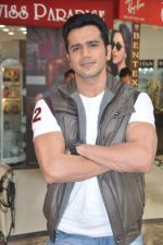 on location of the film The Mall in Bhayander, Mumbai on 9th Dec 2013 (28)_52a6af150a17f.JPG