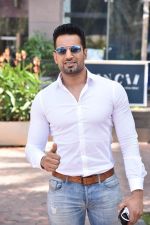 Upen Patel Spotted At Yauatcha Restaurant Along With Olympic Gold Medalist Abhinav Bindra on 10th March 2019 (11)_5c8613e4bfd29.jpg