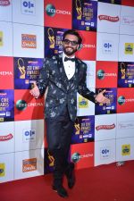 Ranveer Singh at Zee cine awards red carpet on 19th March 2019 (275)_5c91e59819aa0.jpg