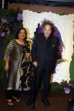 Prem Chopra with wife Uma Chopra Pose for media at the reception of Karan Deol and Drisha Acharya on 18 Jun 2023 (19)_6490676b86da0.jpeg