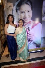 Asha Bhosle, Zanai Bhosle at the Press Conference for Asha@90 Live In Concert in Dubai on 8th August 2023 (21)_64d4f7360a219.jpeg