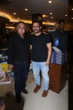 Aamir Khan, Mansoor Khan at the Book Launch of ONE The Story of the Ultimate Myth by Mansoor Khan on 21st August 2023 (8)_64e38f06eb645.jpeg
