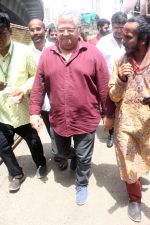 Mahesh Kothare visiting Lalbaugcha Raja Temple on 25th Sept 2023 (10)_6513d8c69ceae.JPG
